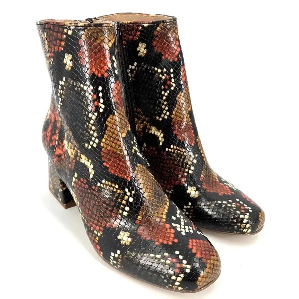 Never worn Steve Madden bootie